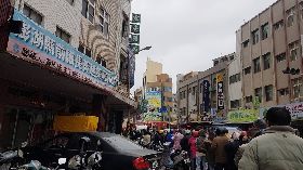 買口罩實名制　澎湖民眾大排長龍