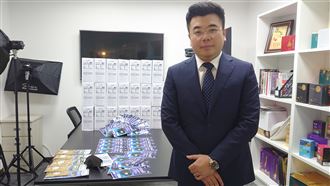 韓國餘的口罩他捐了  從初一開始搶