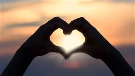 戀愛,愛慕,仰慕,愛情,暗戀,喜歡,感情（圖／示意圖／翻攝pixabay）