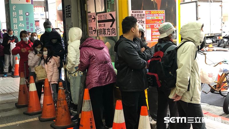 有比沒有好　光南口罩非醫療用照排隊