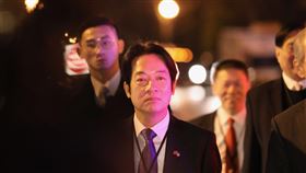 賴清德抵祈禱早餐會會場 川普也將出席副總統當選人賴清德（前左）6日上午步行抵達「國家祈禱早餐會」會場。美國總統川普稍晚也將在活動中致詞。中央社記者徐薇婷華盛頓攝 109年2月6日