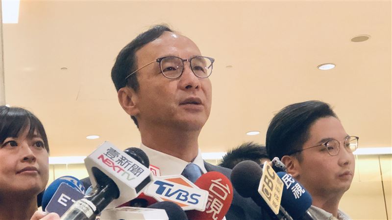 疫情延燒　朱立倫籲北京讓台派機接人