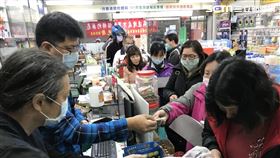 新竹市府「108人小組」進駐藥局　回報線上地圖一鍵即知口罩所在圖／新竹市政府提供