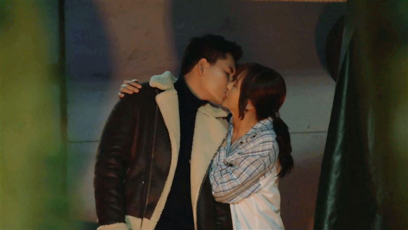 不能接吻…防堵肺炎台劇斷親密接吻戲