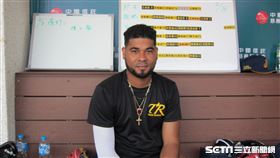 ▲中信兄弟多明尼加投手Esmile Rogers（羅傑斯）投入鹽埔春訓。（圖／記者蕭保祥攝影）