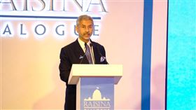 瑞辛納對話開幕 印度外長致詞印度外交部長蘇杰生14日晚間在瑞辛納對話開幕中致詞時提到，5年前，印度總理莫迪要外交部創造印度自己的平台，組織對話且形塑敘事，5年後，「我們確信做到了」。中央社記者康世人新德里攝  109年1月15日