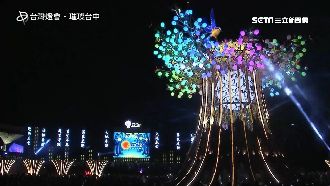 小英點燈！台中燈會「光之樹」美炸