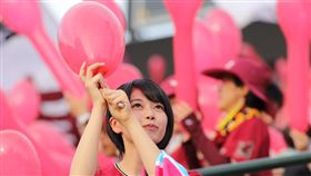 ▲樂天金鷲主場施放氣球。（圖／翻攝自推特）