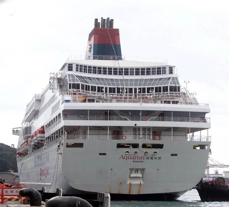 麗星郵輪「寶瓶星號」返抵基隆港。（記者邱榮吉/基隆拍攝）