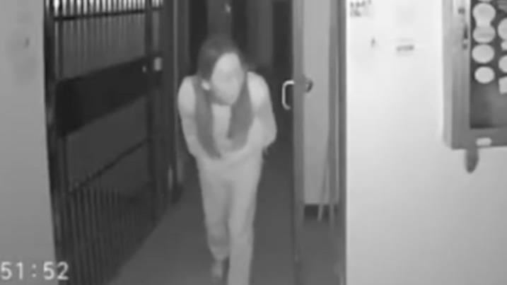 社區30例確診　驚見女朝門把吐口水