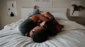 性事,房事,尺度小,男女,求歡,床事,做愛（圖／翻攝自Unsplash）