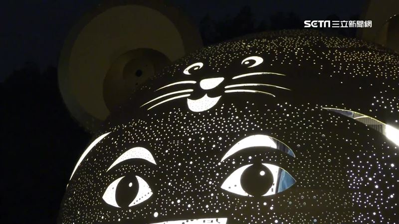 台北燈節東西雙主場　絢麗花燈奪目