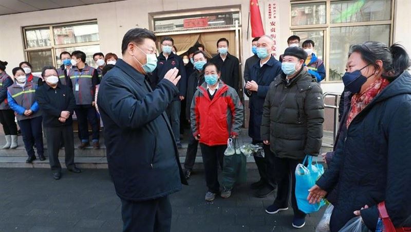 現身北京　習近平：非常時期不握手了