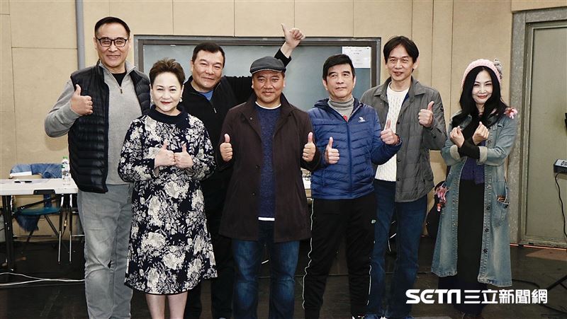 殷正洋防疫有撇步　葉佳修罹癌切肺