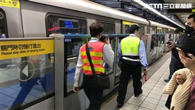 台北捷運南港站電力異常　記者李依璇攝影