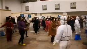 武漢肺炎大媽跳廣場舞 圖/微博