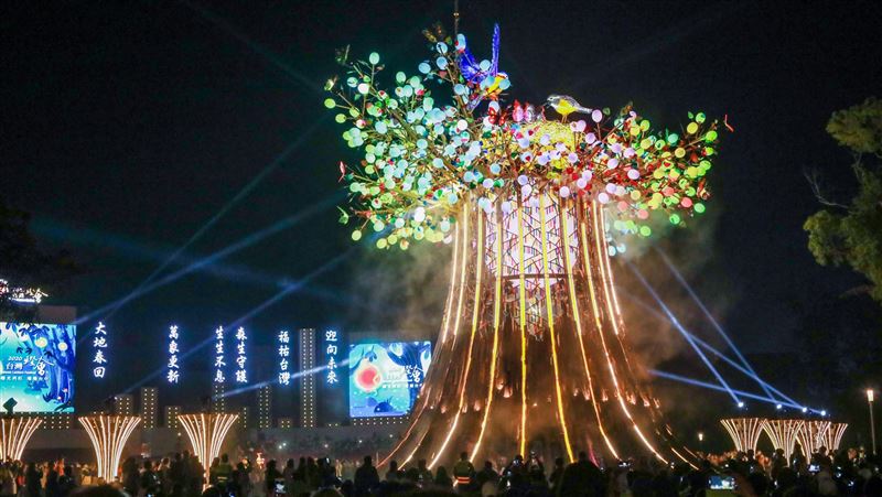 台灣燈會參觀人次破百萬　主燈秀吸睛