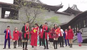 ▼▲（圖／翻攝自乃木坂46 OFFICIAL YouTube CHANNEL／YouTube）
▼▲（圖／翻攝自ロアール／YouTube）中國武漢爆發新型冠狀病毒肺炎，疫情越來越嚴重，就連中國首都北京也都開始採封閉式管理，讓民眾減少外出，希望能減緩疫情蔓延速度。而各地也發起了「抗疫應援歌」希望可以為第一線醫護人員與正在養病的患者打氣，沒想到近日卻傳出廣東珠江的歌卻是「抄日本女團」的歌曲，作詞作曲人