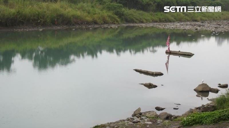 新店青潭堰驚見男屍　警公布特徵尋人