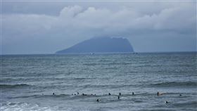 龜山島是否設防疫專區　宜縣府：先看中央態度武漢肺炎疫情延燒，有科技業者提議送隔離者到龜山島（圖），宜蘭縣政府11日表示，就縣府立場須先看中央政府態度，若中央有考量，縣府會提供相關意見並與中央討論，一起做好防疫工作。中央社記者王朝鈺攝　109年2月11日