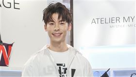 女星孟耿如與男星許光漢今（31日）受邀出席法國精品Longchamp MyPliage 全新訂製系列上市記者會（記者林士傑攝影）