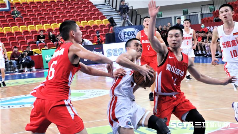 HBL／違例悼柯比　他怕教練罵作罷