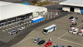 鑽石公主號陸續傳有確診者　船上人心惶惶鑽石公主號正在日本橫濱港碼頭外進行防新型冠狀病毒的隔離作業，至今累計174人確診，船上還有3500多人，其中有20多名台灣人。船上人員最快19日才能下船。（家屬提供）中央社記者楊明珠東京傳真　109年2月12日