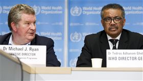 世衛公共衛生緊急計畫執行主任萊恩（Michael Ryan）、世衛秘書長譚德塞（Tedros Adhanom Ghebreyesus）。（圖／美聯社／達志影像）