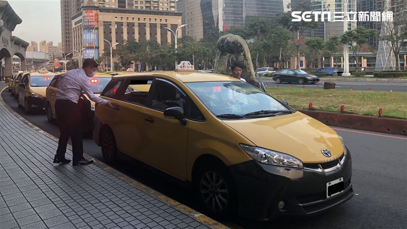 新北個人計程車行運將　可到這買口罩