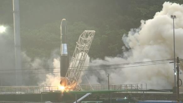 超尷尬　台首枚火箭試射變「試點火」