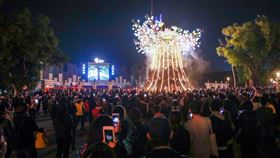 大數據分析  台灣燈會總參觀人次破700萬2020台灣燈會8日起在台中后里花博園區開幕，台中市政府13日指出，根據中華電信的大數據分析，台灣燈會總參觀人次已突破700萬。圖為后里園區主燈。（市府提供）中央社記者郝雪卿傳真  109年2月13日