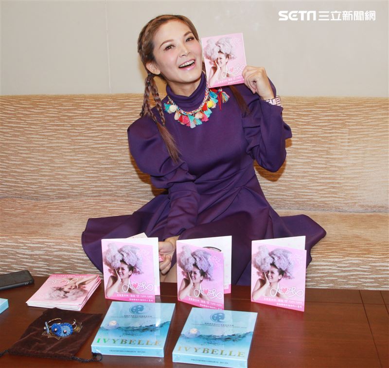 圓圓安安大明星。（記者邱榮吉/攝影）