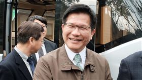 林佳龍籲減少裁員無薪假　加強人才培育及投資交通部長林佳龍（圖）表示，行政院13日通過交通部所提，總經費約新台幣500億元的協助觀光交通業振興紓困計畫，呼籲企業界減少裁員或無薪假，利用機會加強人才培育及軟硬體投資，以迎接下個階段可能的遞延、回補效應，政府也會全力支持。中央社記者吳睿騏桃園攝  109年2月13日