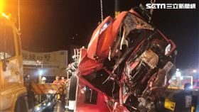 高雄,車禍,值勤,消防車,小隊長,貨車,翻覆