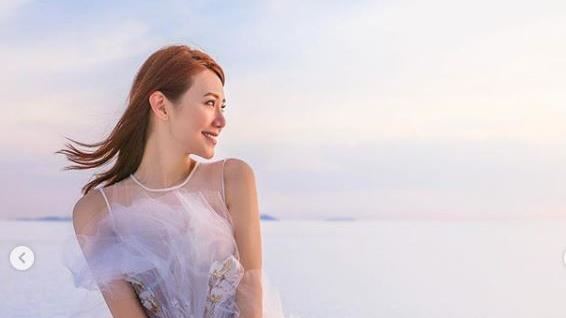 Elva婚紗照曝光　婚禮因疫情延期
