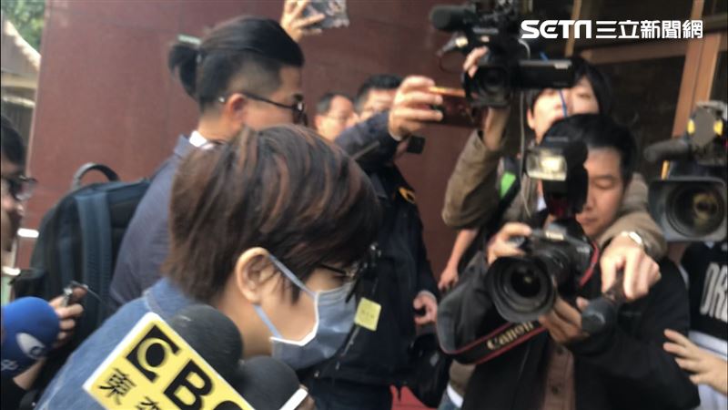 「卡神」楊蕙如出庭　堅決不認罪