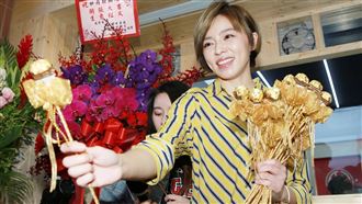 王瞳捲不倫復活了！情人節曝官司進度