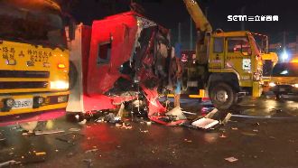 消防車禍1死4傷！大貨車貪快搶黃燈