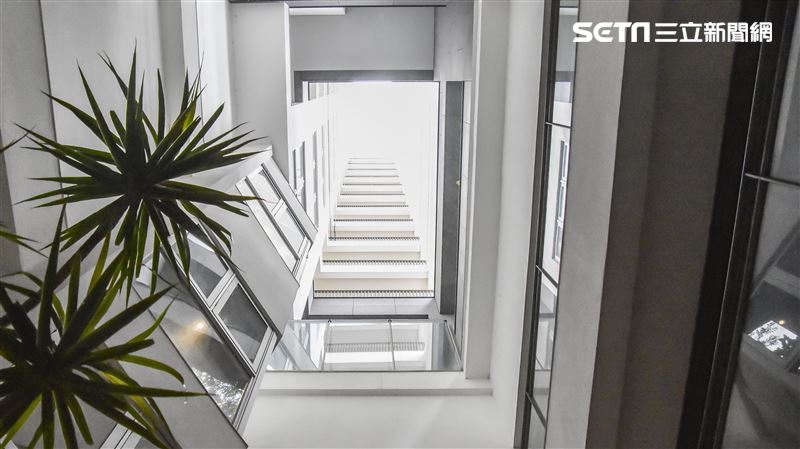天井屋易散播肺炎？專家「煙囪效應」
