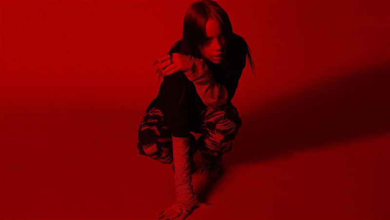 007主題曲曝光　怪奇比莉親手操刀