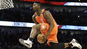 ▲威廉森（Zion Williamson）新秀對抗賽大演灌籃秀。（圖／美聯社／達志影像）
