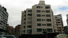 外牆拉皮。（圖／新北市都更處提供）