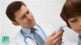 名家專用／NOW健康／食品藥物管理署提醒，有槍套設計的耳溫槍，使用時須加上原廠槍套，並1人1個耳套，才能減少感染風險。(勿用)