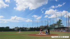 ▲富邦悍將在燕巢與樂天桃猿春訓練習賽。（圖／記者蕭保祥攝影）