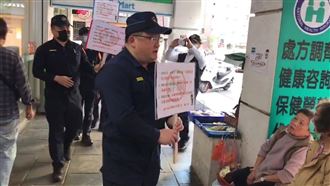 老人出門買口罩　警大聲公宣導反詐騙