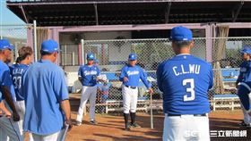 ▲富邦悍將在燕巢與樂天桃猿春訓練習賽。（圖／記者蕭保祥攝影）