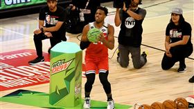 Buddy Hield三分球大賽奪冠。（圖／翻攝自國王推特）