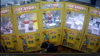 得手8萬元不夠　娃娃機大盜再犯遭逮