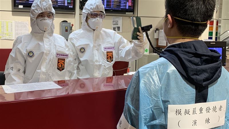 企業慨捐愛心防護衣助國境第一線防疫