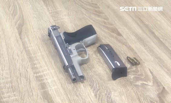 萬華角頭被逮　起出警用「同款手槍」